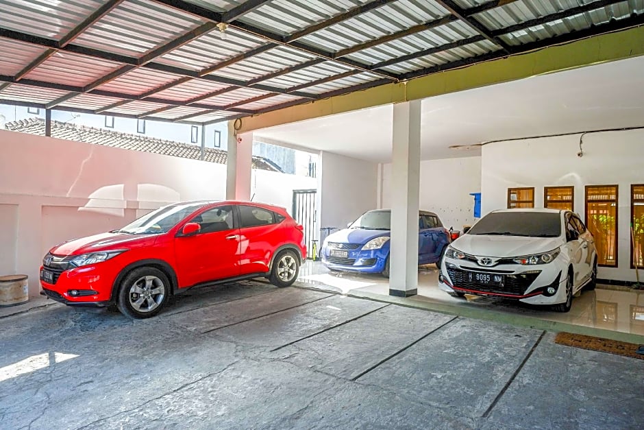 RedDoorz @ Kratonan Solo