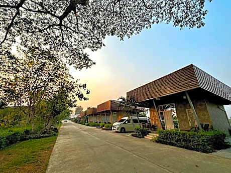 MJ Resort in Nong Phai
