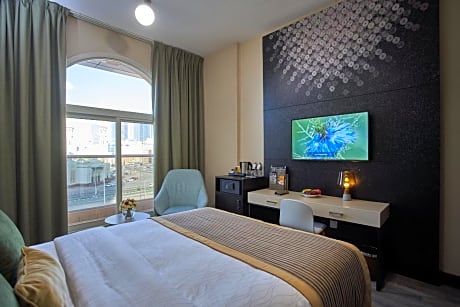 Deluxe King Room