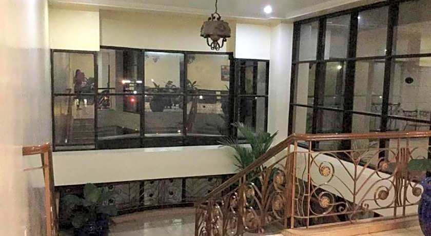 Dotties Place Hotel and Restaurant