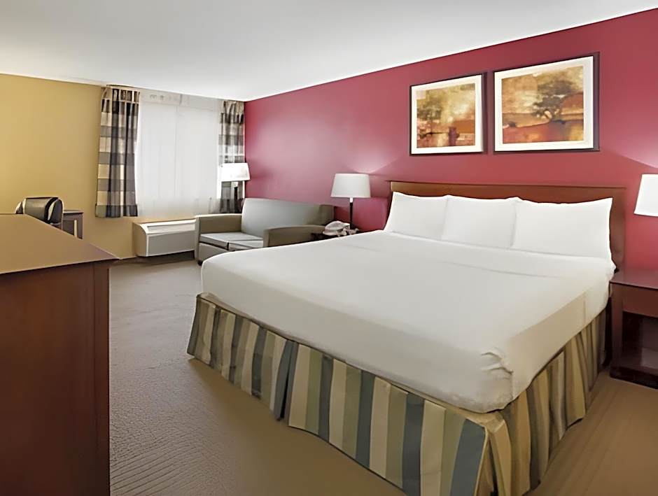 Ramada by Wyndham Bettendorf