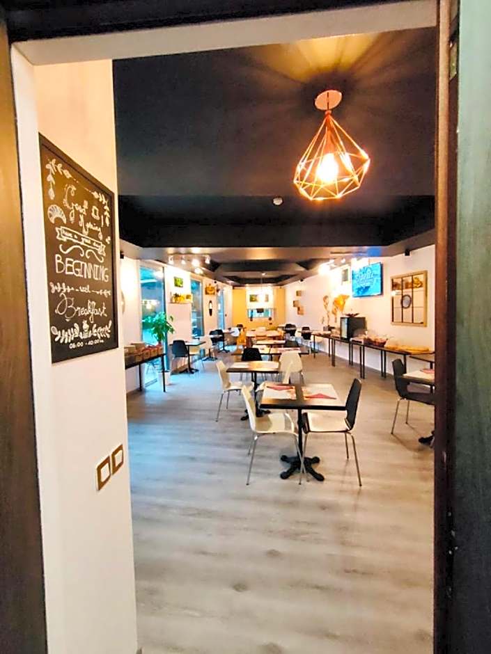 Standing Hotel Suites by Actisource