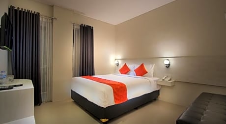 DELUXE ROOM (DOUBLE OR TWIN)