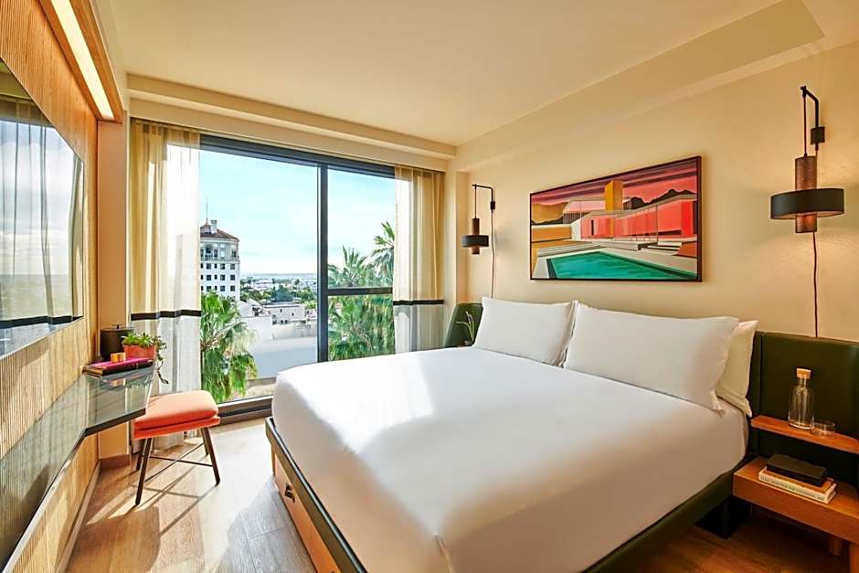 Hollywood Volume, a Tribute Portfolio Hotel