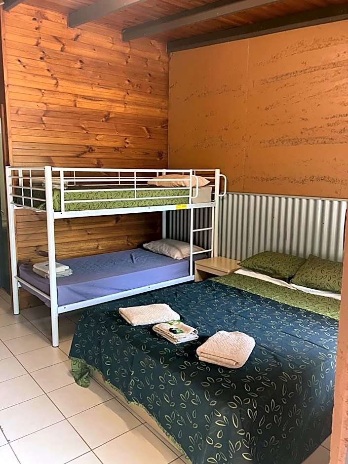 Territory Manor Motel & Caravan Park