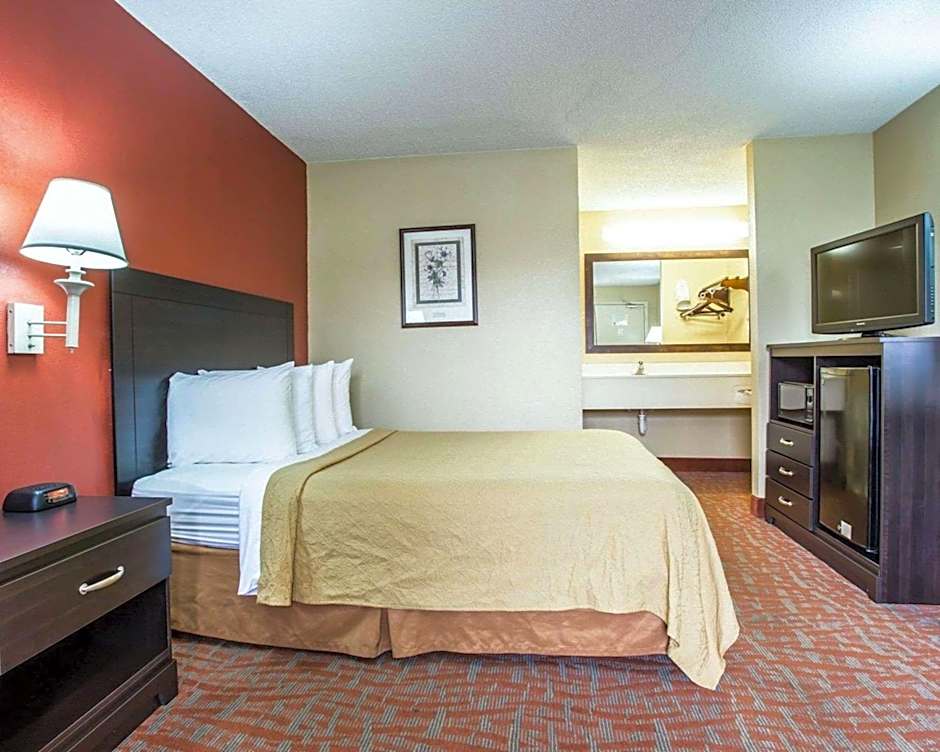 Quality Inn & Suites Monroe