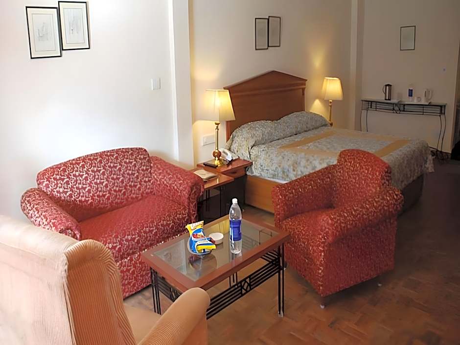 Classic The Mall Hotel