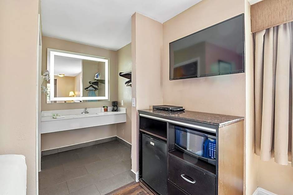 Executive Inn