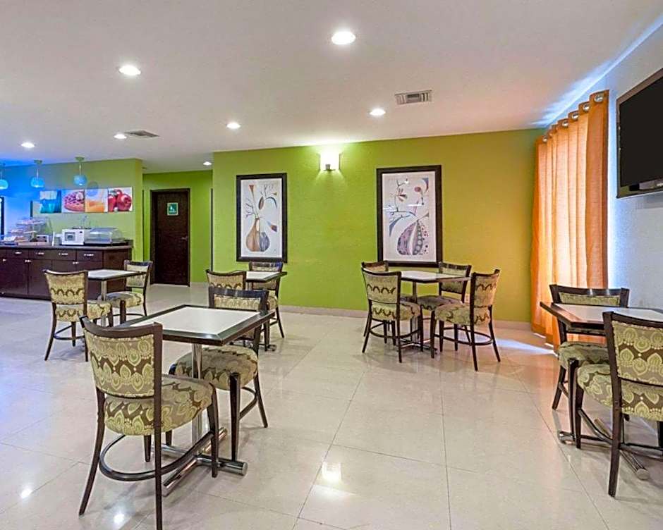 Quality Suites Sulphur – Sulphur, LA