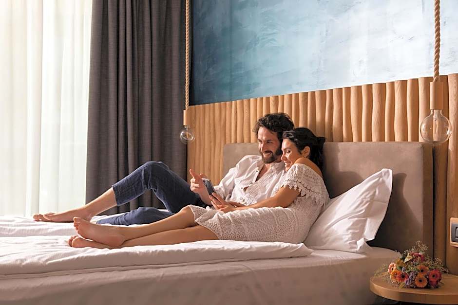 Aris Apartments & Sky Pool - Tonelli Hotels - Adult Friendly