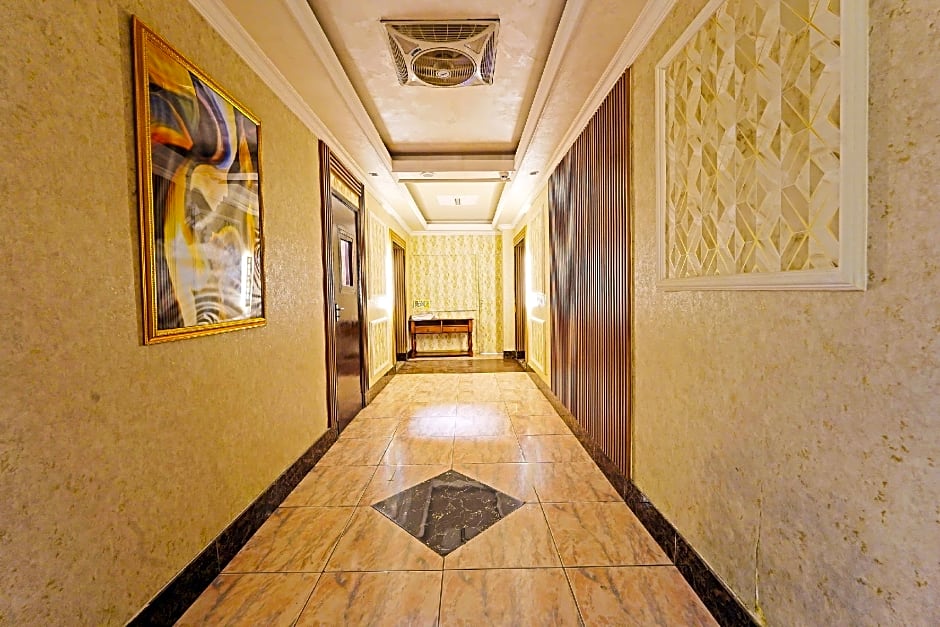 OYO 338 Transworld Hotel