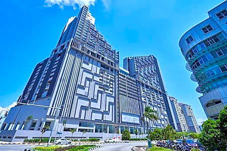 Imperio Residences Private Bathtub or Jacuzzi by Nestcove