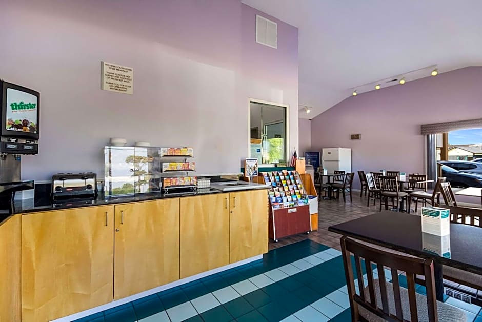 Econo Lodge Little Creek