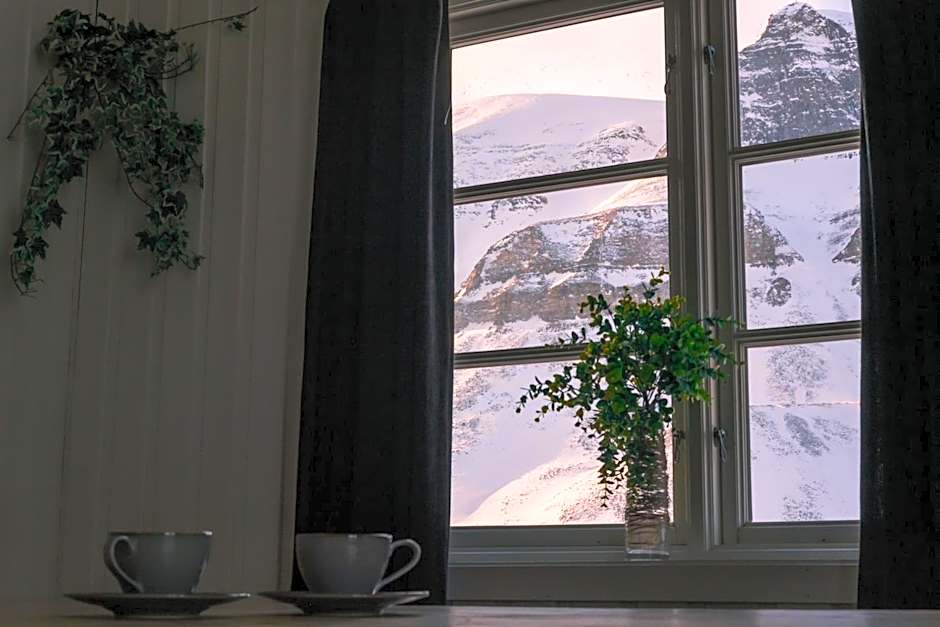 Gjestehuset 102 - your home away from home!