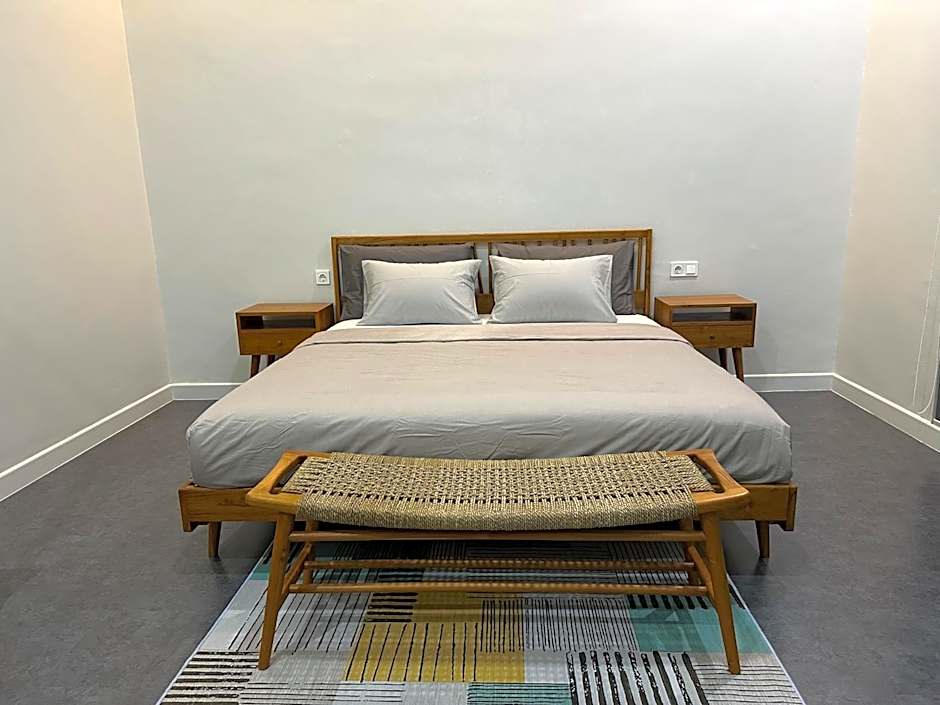 Cendhani Raras Gallery