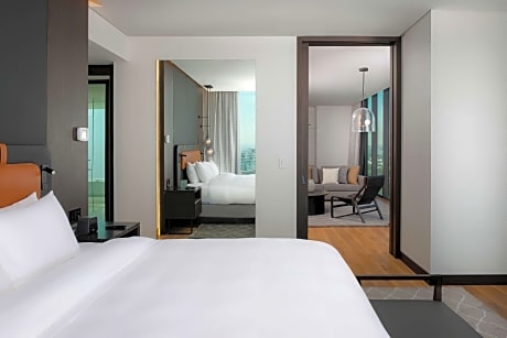 1 King 1 Bedroom Presidential Suite