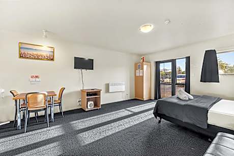 Studio with Private Spa Bath