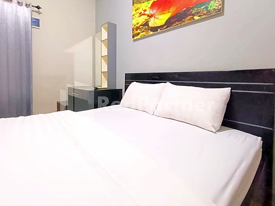D'Waru Homestay Syariah near Jl Slamet Riyadi Mitra RedDoorz
