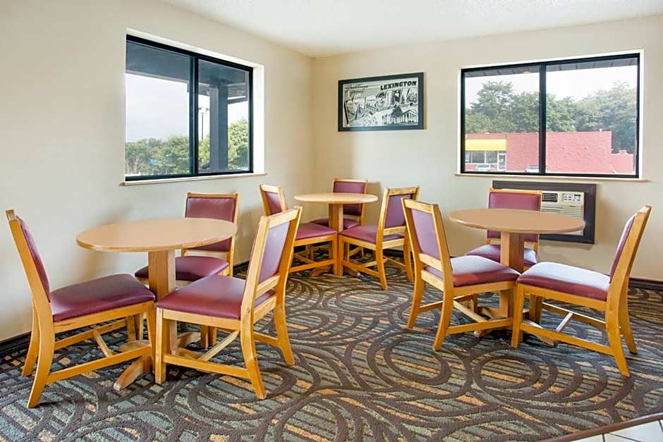 Super 8 by Wyndham Lexington VA