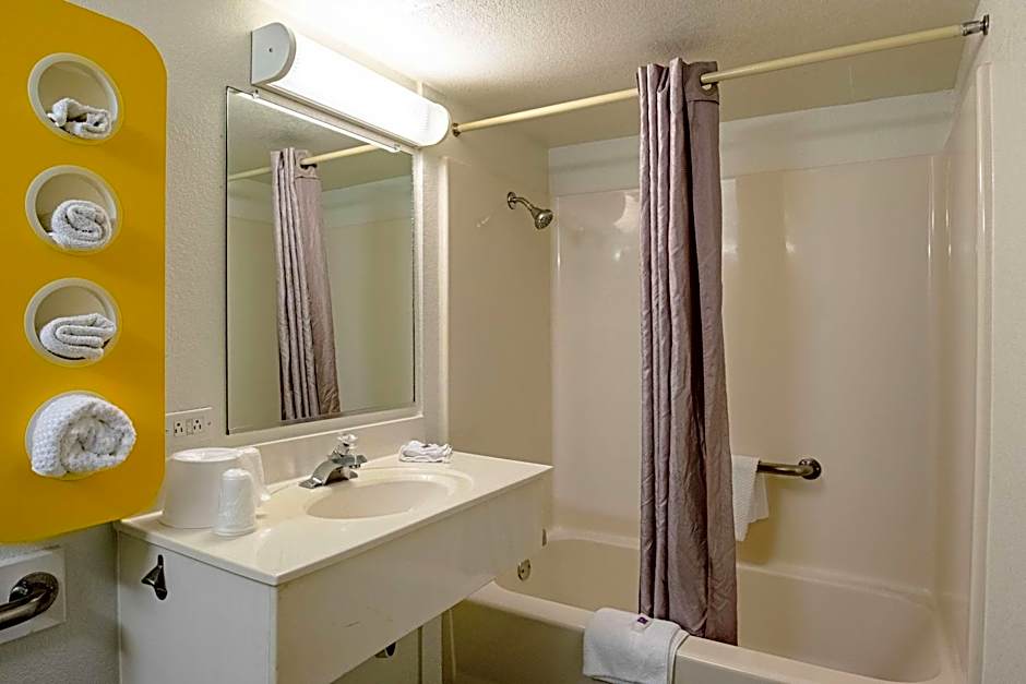 Motel 6-Palatine, IL - Chicago Northwest