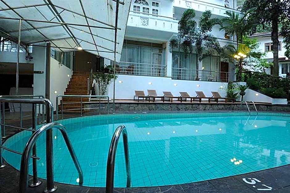 Oak Ray Serene Garden Hotel
