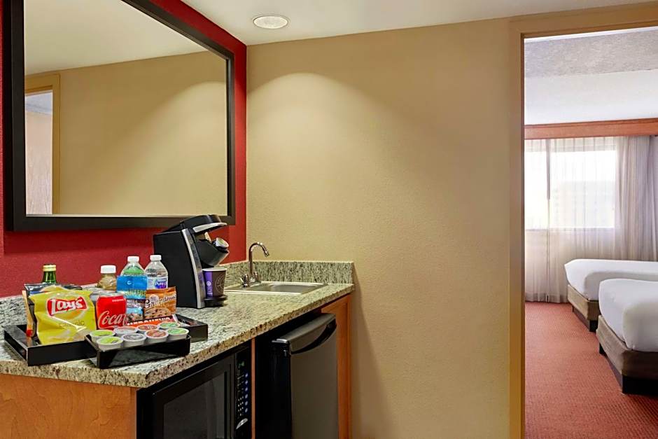 Embassy Suites By Hilton Hotel Kansas City-International Airport