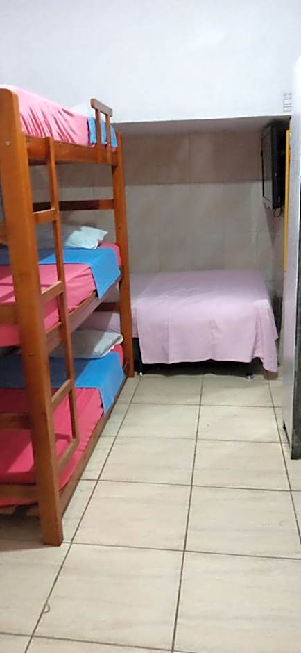 Hostel Cidade Nova, próximo a estação metrô praça 11, onde você tem acesso direto a quaisquer Shows nas praias da zona Sul