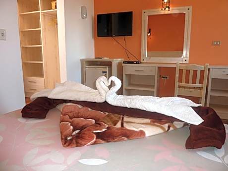 Superior Double or Twin Room with Pool View - Ground Floor