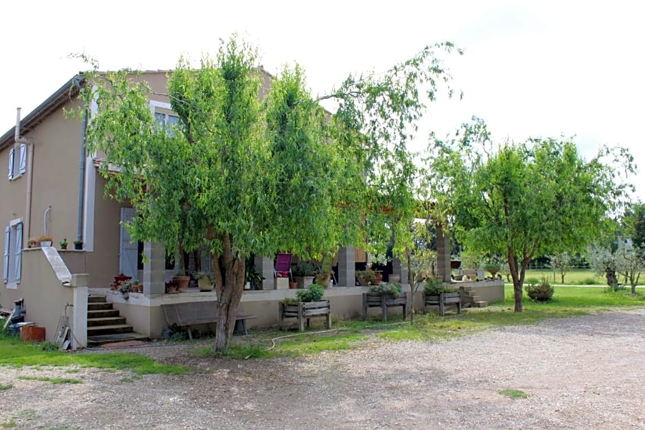 La Sarriette - Chambres d'hôtes et gîte d'étape à Eygalières