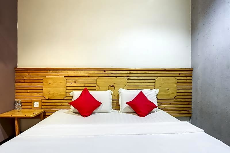 OYO 89454 Hotel Pavilion Inn