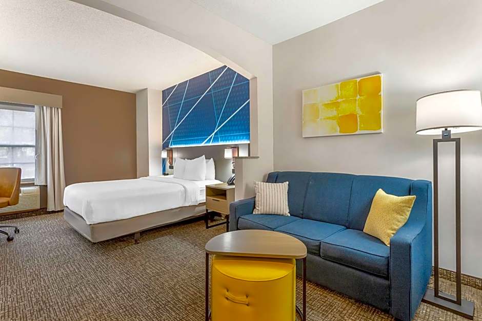 Comfort Suites East Brunswick - South River