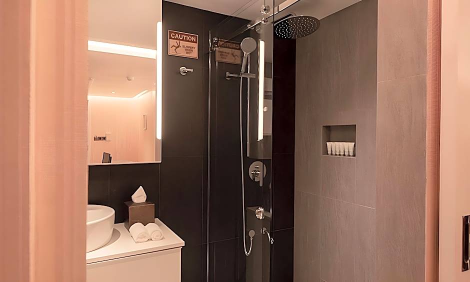 Amina Residency - Luxury Stay