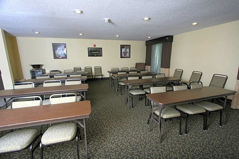 Country Inn & Suites by Radisson, Shelby, NC