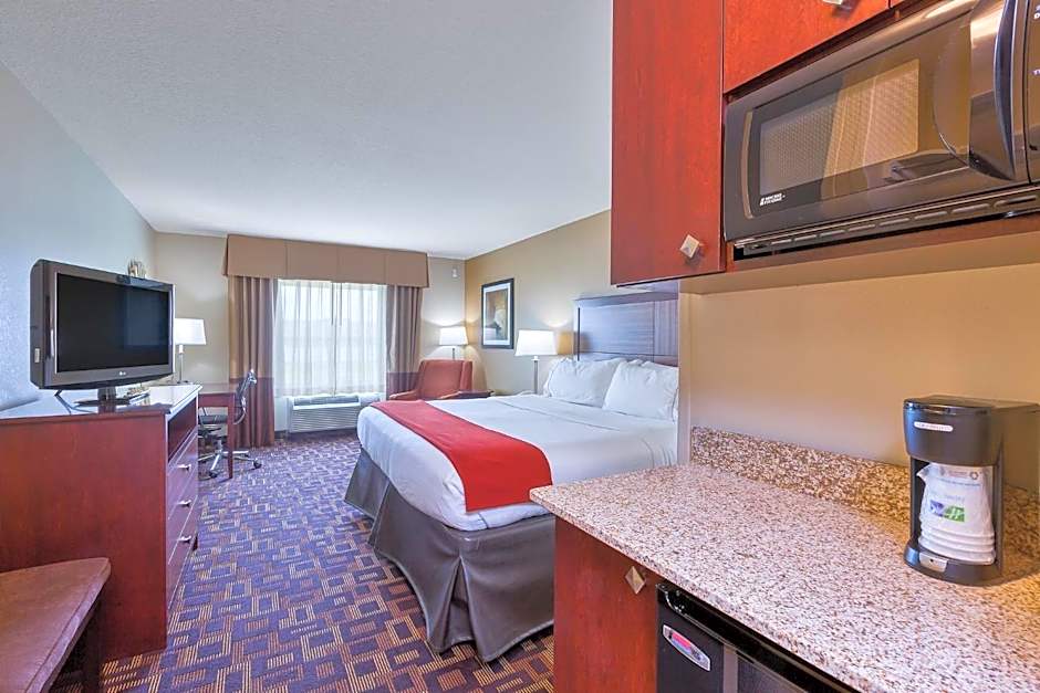 Holiday Inn Express Hotel & Suites Salina By IHG