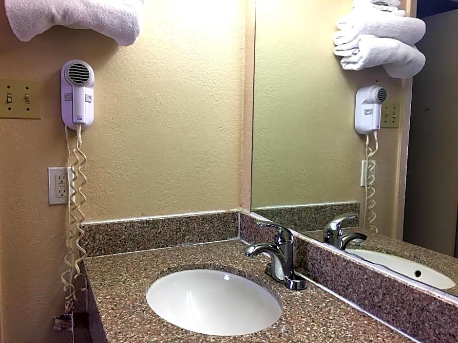 Crown Inn Grand Prairie