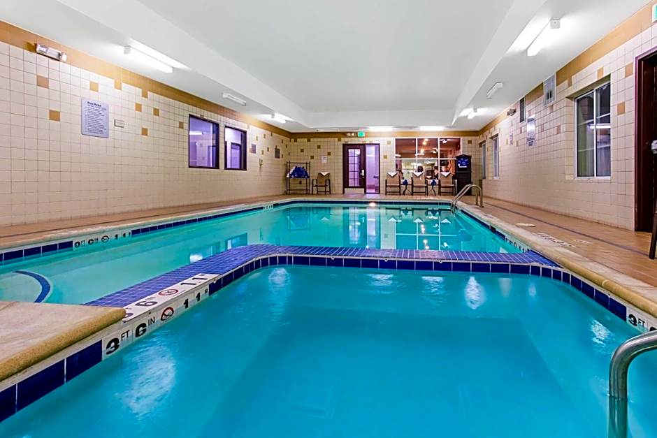 La Quinta Inn & Suites by Wyndham Denver Gateway Park