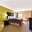Days Inn & Suites by Wyndham DeSoto