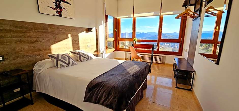 Hotel Artxanda Bilbao, Parking Gratuito en el Exterior Junto al Hotel