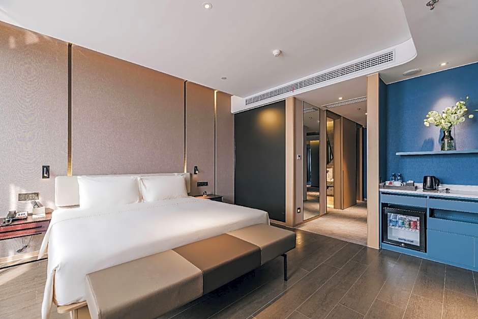 Atour Hotel (Jiangyin Binjiang Middle Road Sports Center)                                  