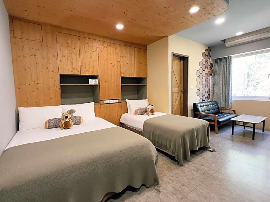 Photo 1 of 6 of Superior 2 Beds