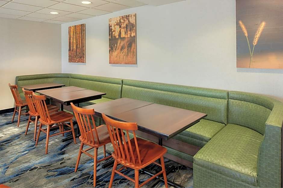 Fairfield Inn & Suites by Marriott Dayton Troy