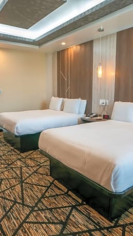 Queen Suite with Two Queen Beds and Walk-In Shower - Disability Access/Non-Smoking
