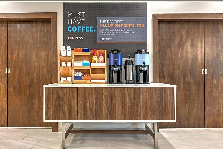 Holiday Inn Express Hotel and Suites Valparaiso By IHG