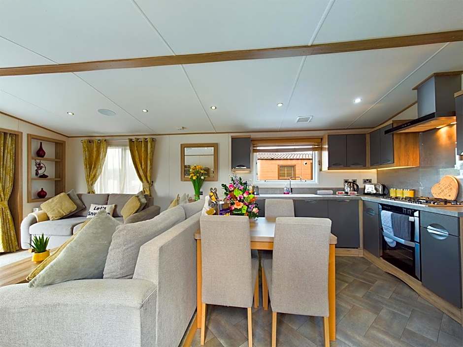 Tattershall Lakes Mini Breaks - Osprey Rise