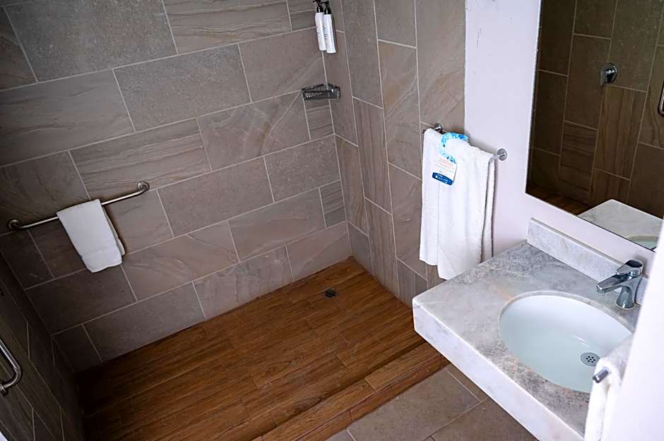 Comfort Inn & Suites Los Cabos