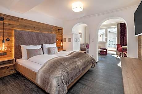 Double or Twin Room with Bathroom