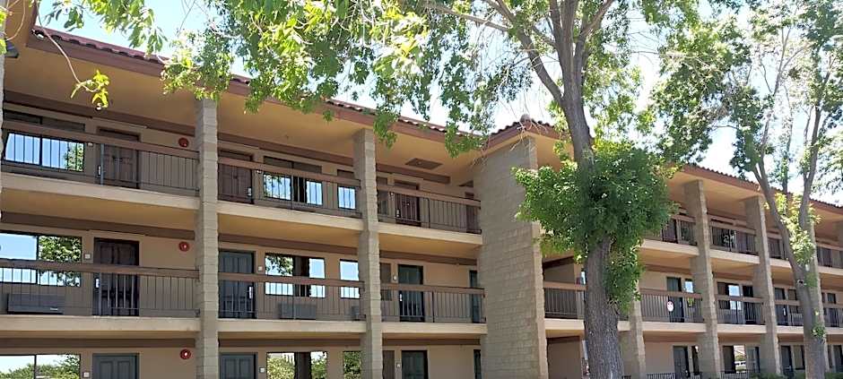 G T Hotels Inn & Suites Extended Suites