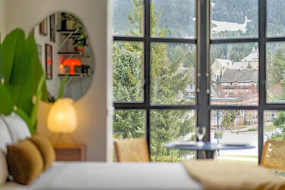 Mid Century Modern - Studio w Pool & Hot Tub