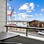 456 Embarcadero Inn & Suites