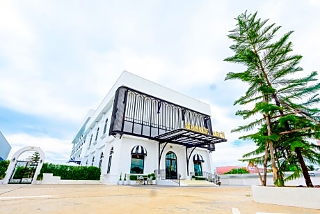 Marble Arch De Loei Hotel